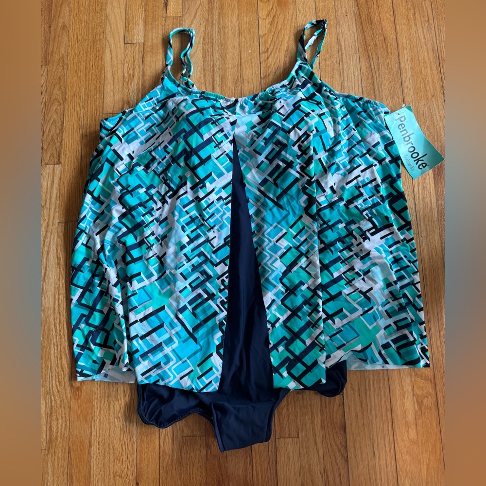 NWT Geometric Penbrooke Swimsuit 26W